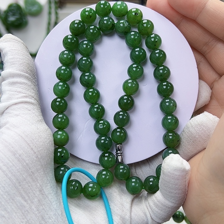 和田玉未镶嵌颈饰微瑕10