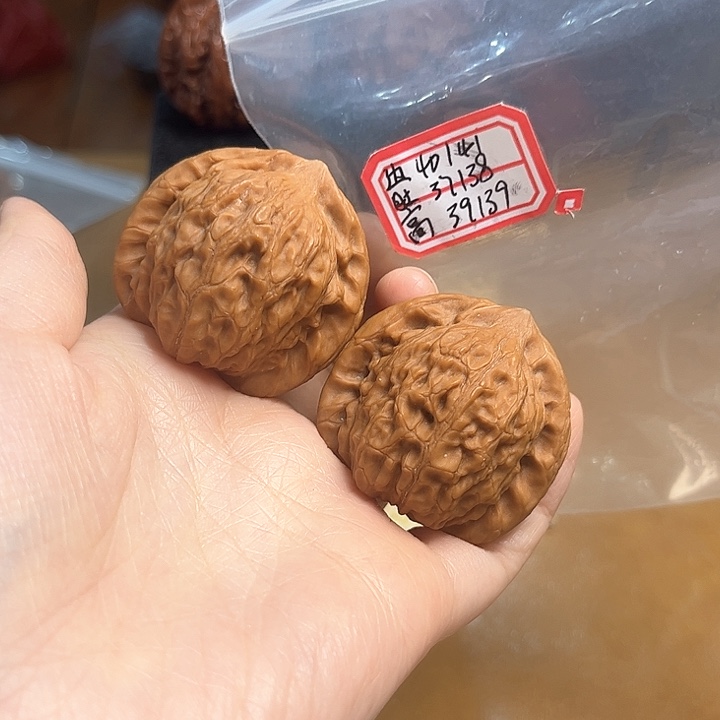 把件文玩核桃非嫁接将军帽有虫眼
