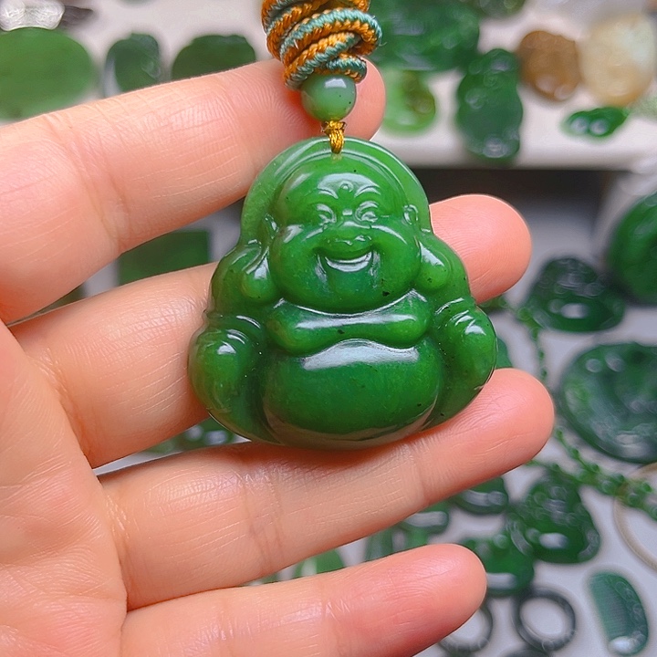 颈饰未镶嵌和田玉芳