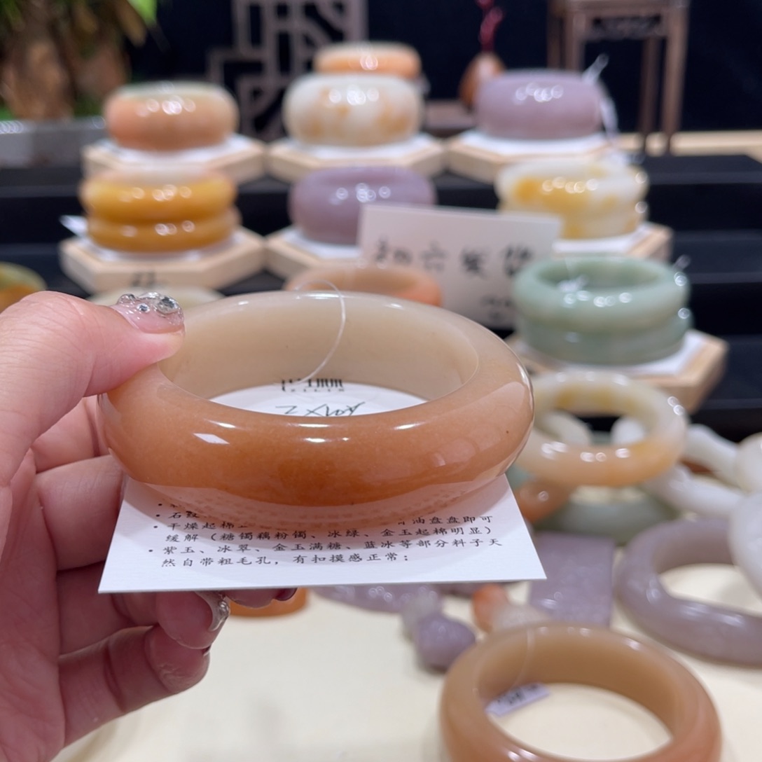 石英质玉手镯未镶嵌z**y