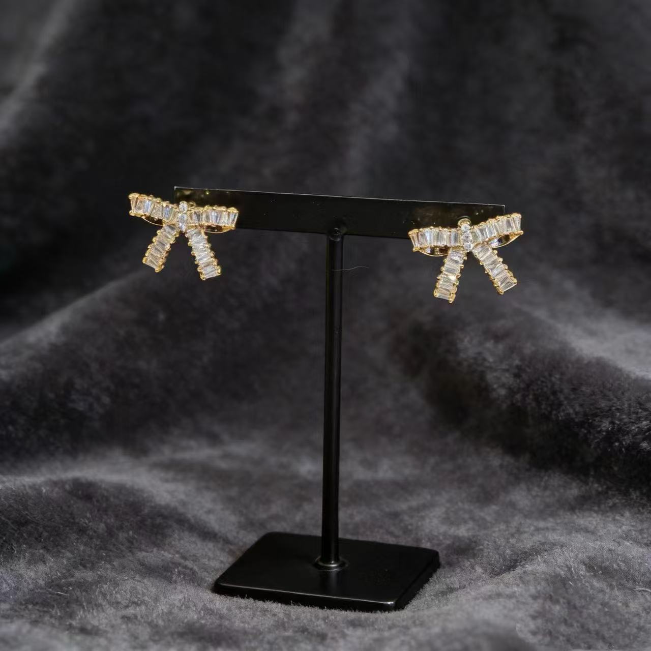 铜合金合成锆石耳饰 339蝴蝶结耳钉