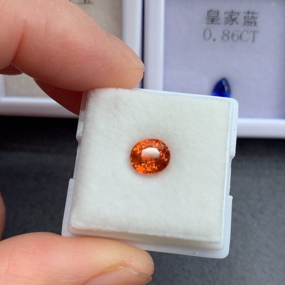 石榴石（芬达石）1.56克拉裸石未镶嵌