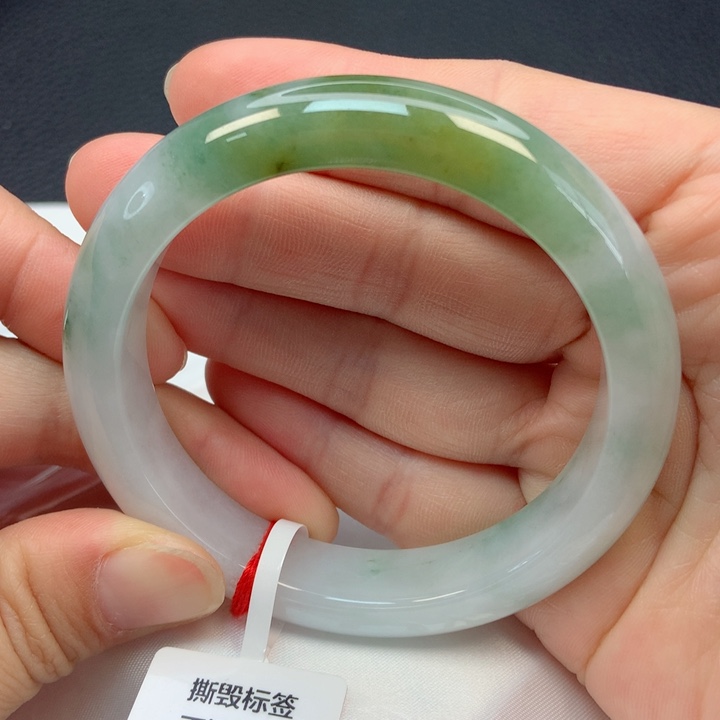 翡翠手镯未镶嵌57圈