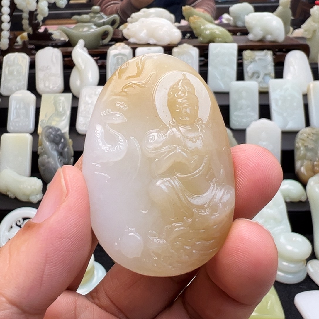 和田玉未镶嵌颈饰