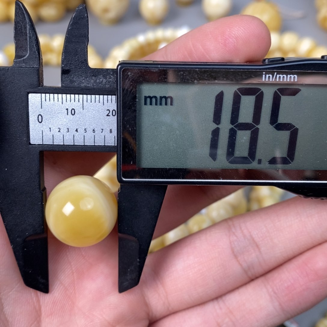 未镶嵌琥珀珠宝奇石