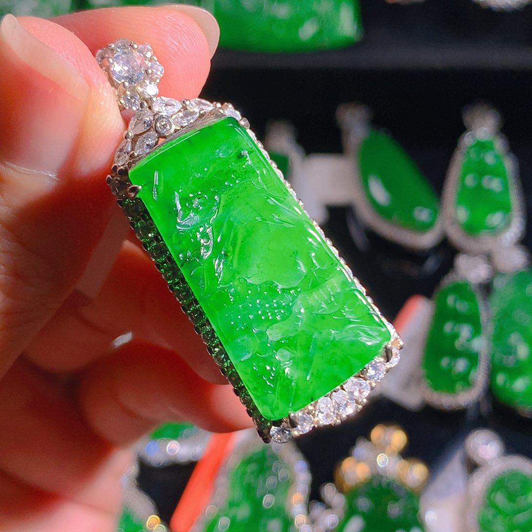 翡翠未镶嵌吊坠(不含链)