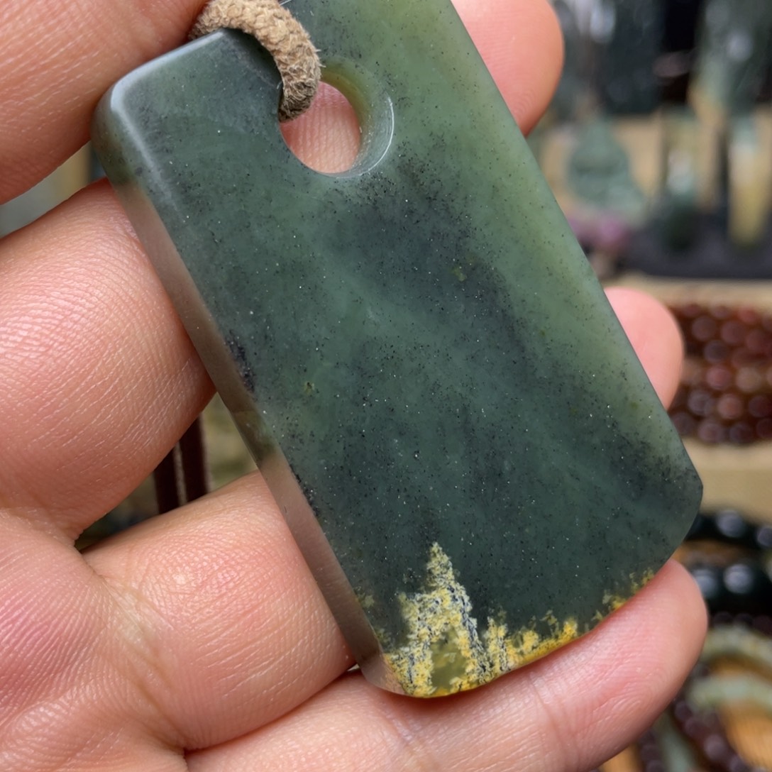 岫岩河磨玉（透闪石质玉）未镶嵌颈饰60×35