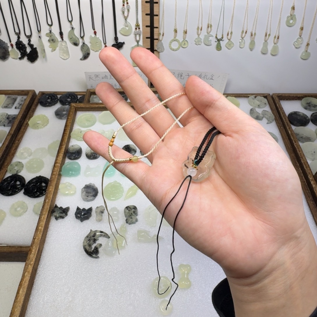 山***。蛇纹石玉未镶嵌直播间选