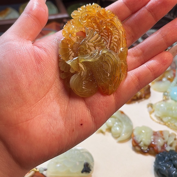 未镶嵌蛇纹石玉颈饰蓝*