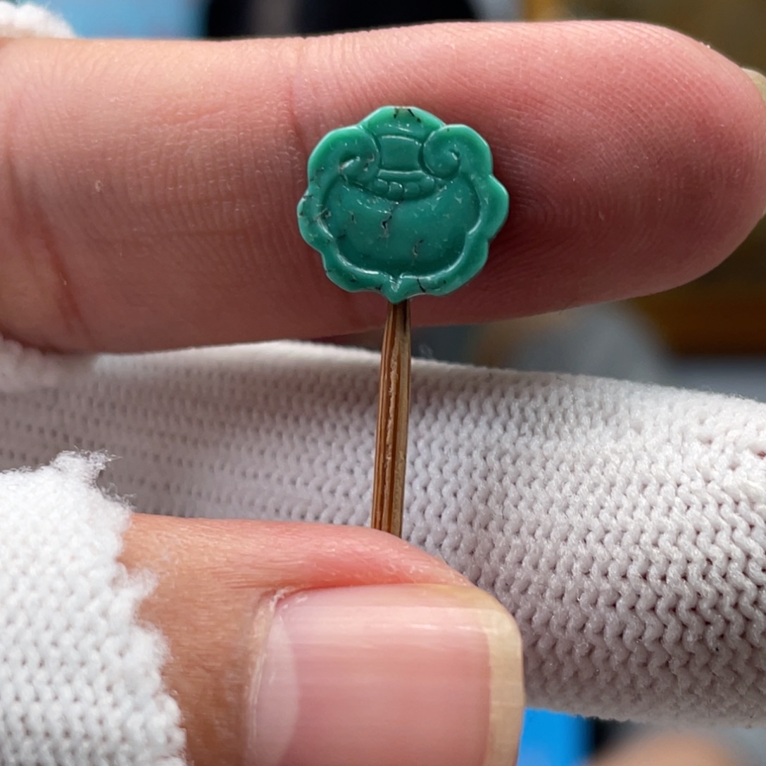 绿松石未镶嵌挂件