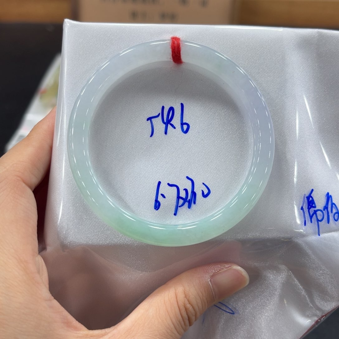 未镶嵌手镯翡翠翡翠