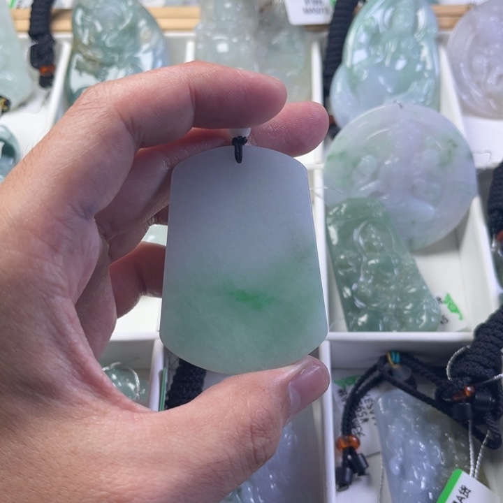翡翠未镶嵌颈饰240