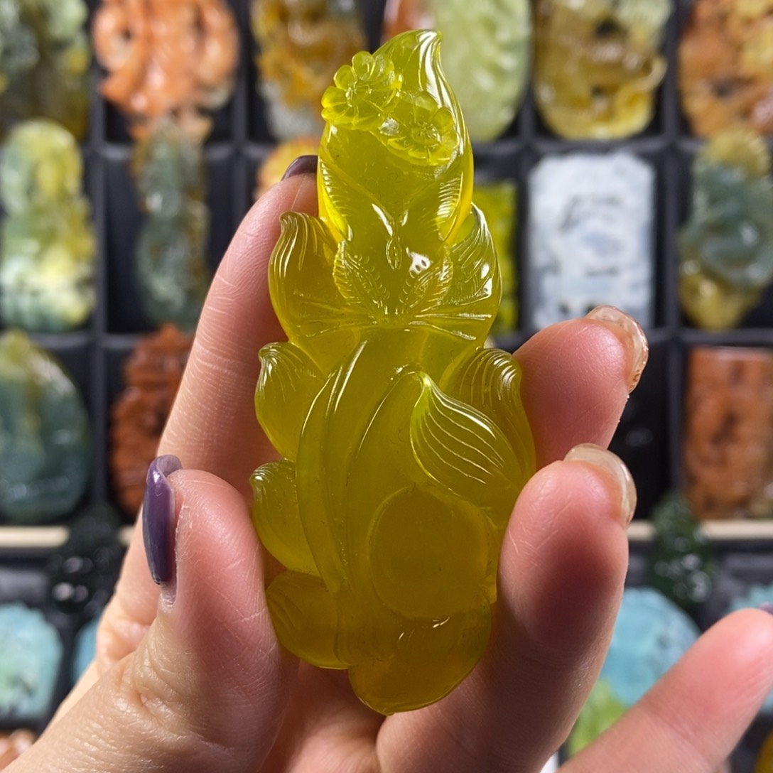 蛇纹石玉颈饰合金