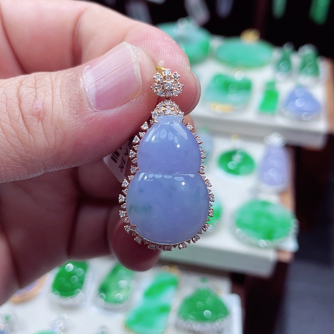 翡翠吊坠(不含链)18K金镶嵌