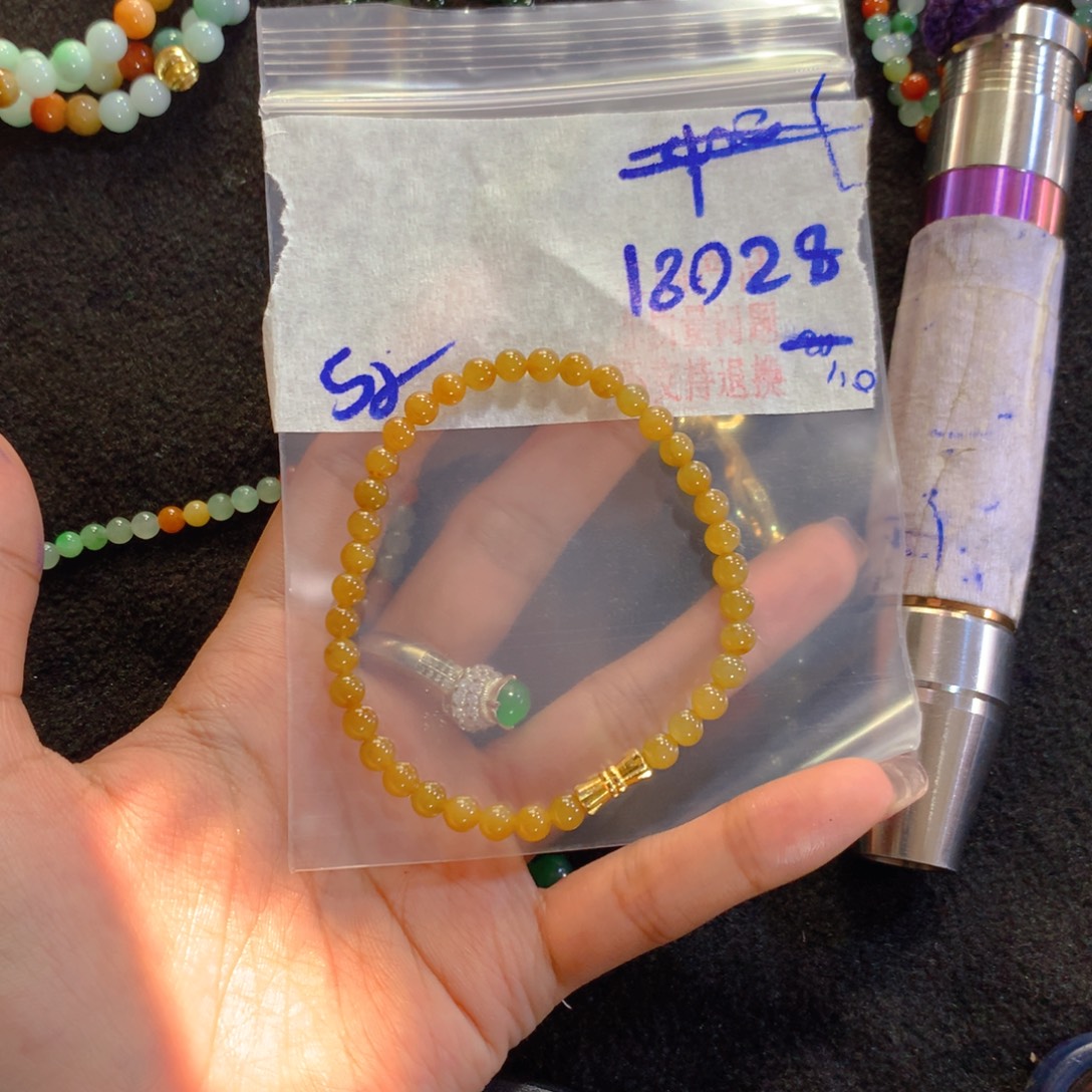 定制翡翠未镶嵌天然缅甸翡翠多样性