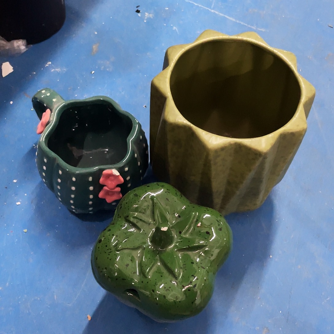 摆件星*L  磕碰。 封釉。     