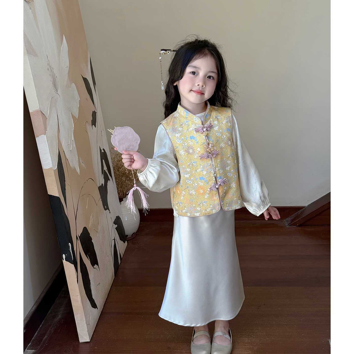 中秋节女童旗袍儿童国风新中式套装秋季小女孩金色马甲超仙汉服裙