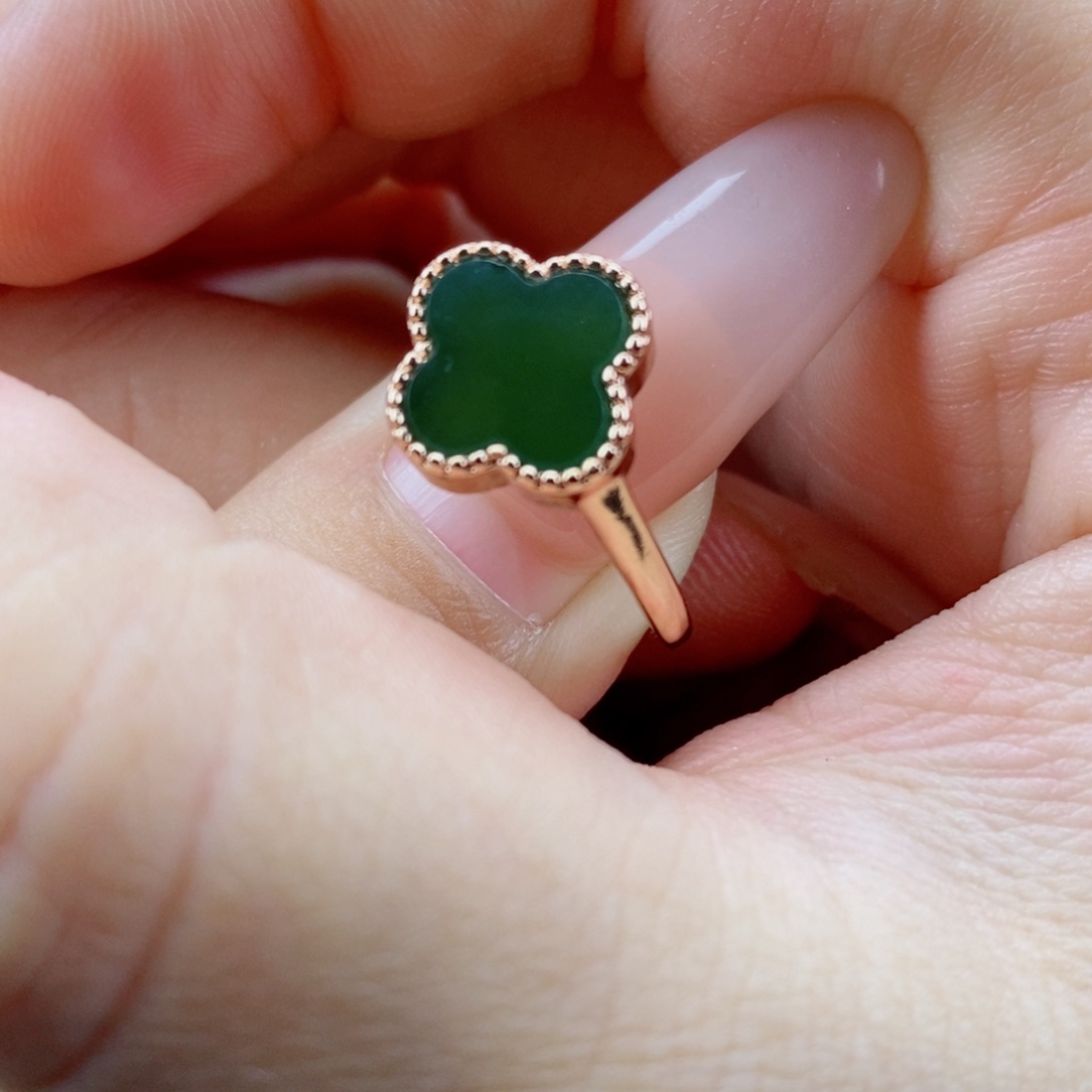 未镶嵌戒指和田玉