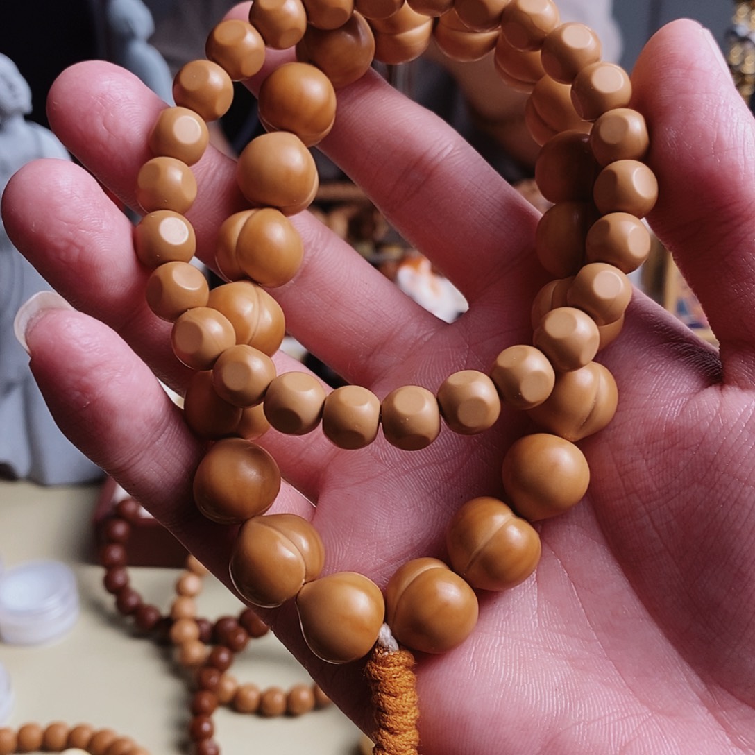 涅***琪手串猴头核桃小六方  屁桃