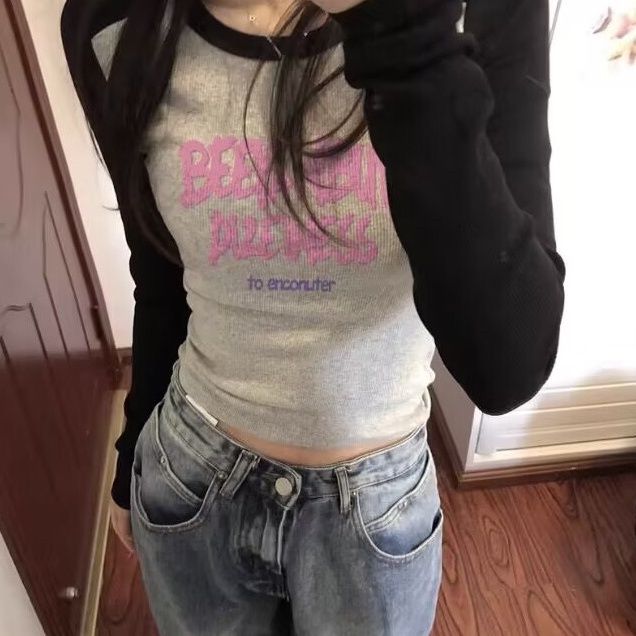 独特复古辣妹别致小众正肩长袖t恤女早秋季紧身短款插肩气质上衣