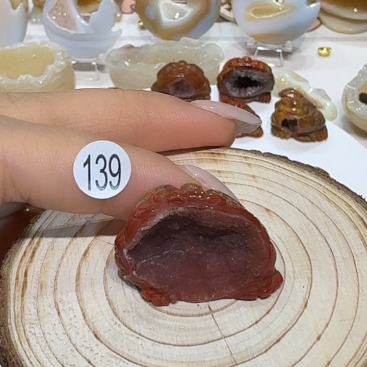 未镶嵌水晶大型摆件（非配饰）