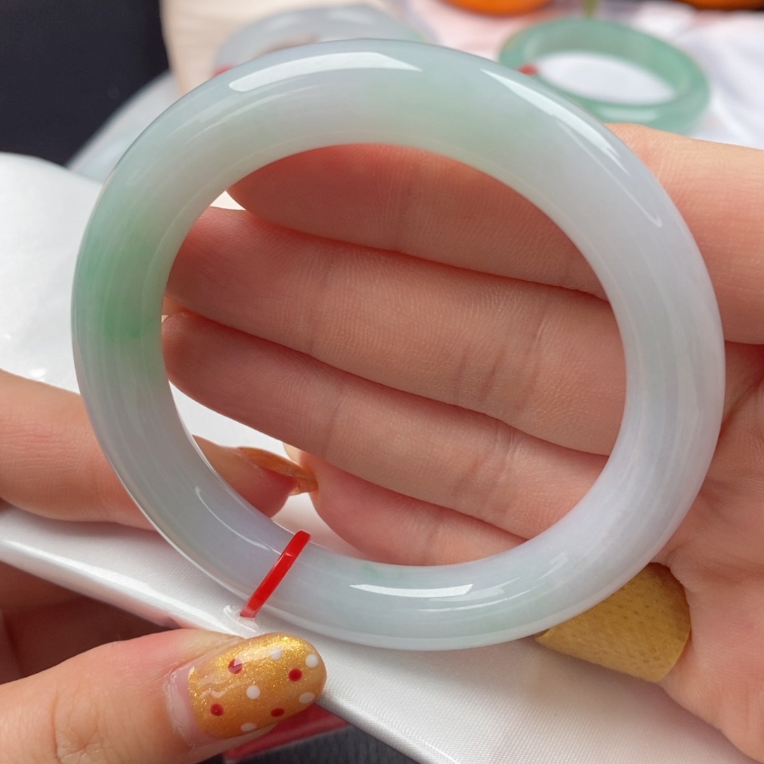 翡翠未镶嵌手镯5556圆条