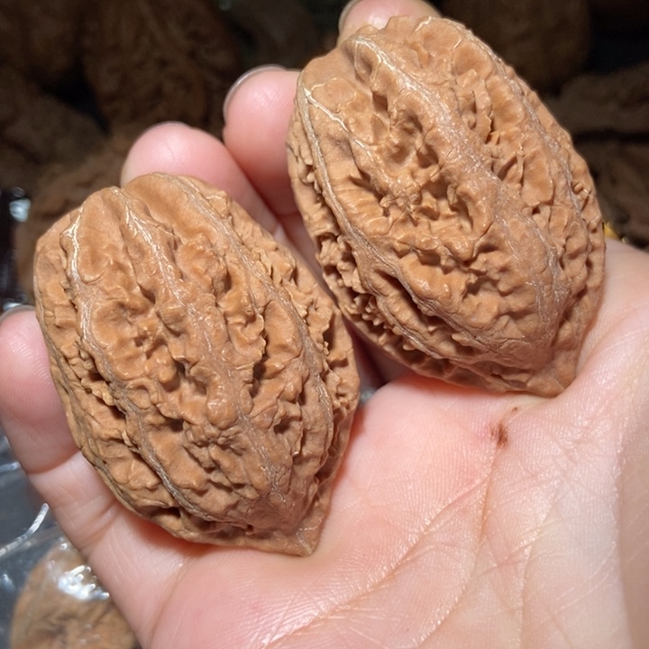 文玩核桃把件东北楸子小雪44