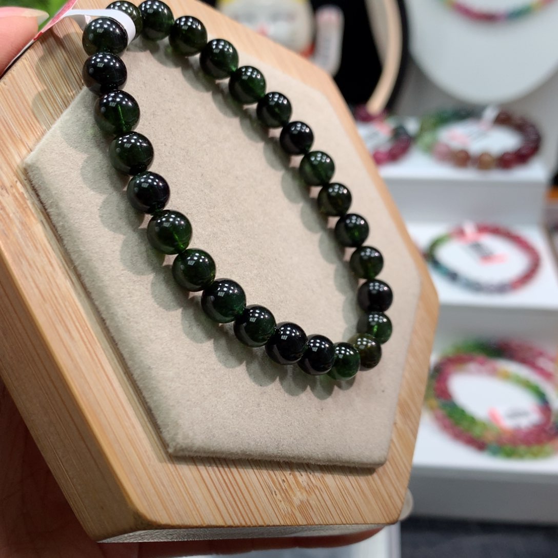 碧玺手链未镶嵌       7.mm。