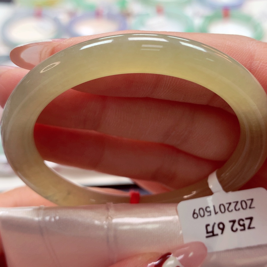 翡翠手镯未镶嵌（莫莫26）52圆7号