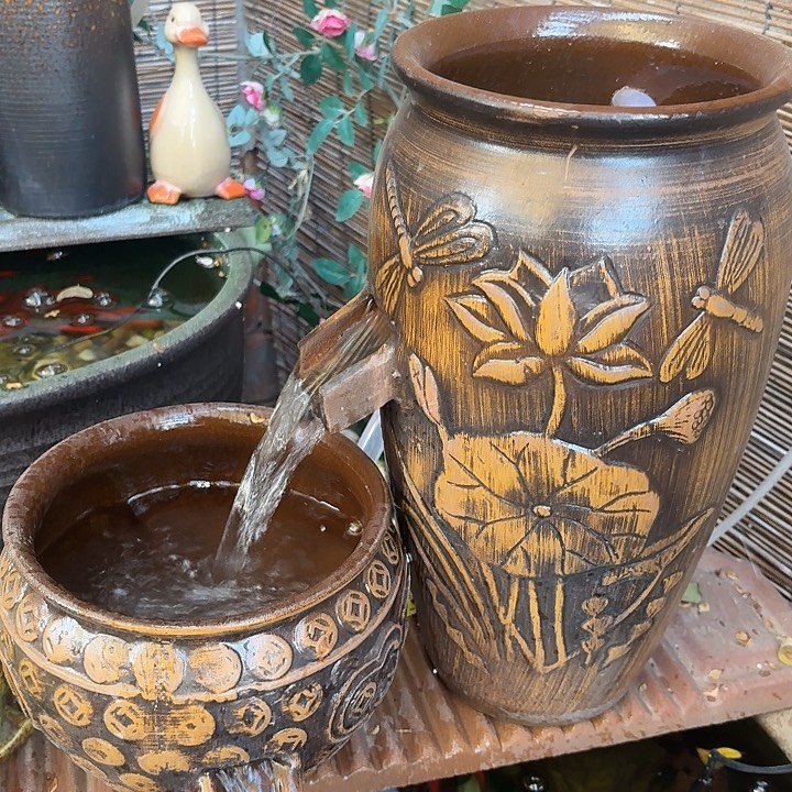 粗陶两个流水罐➕15W水泵➕水管➕过滤棉➕60长板子