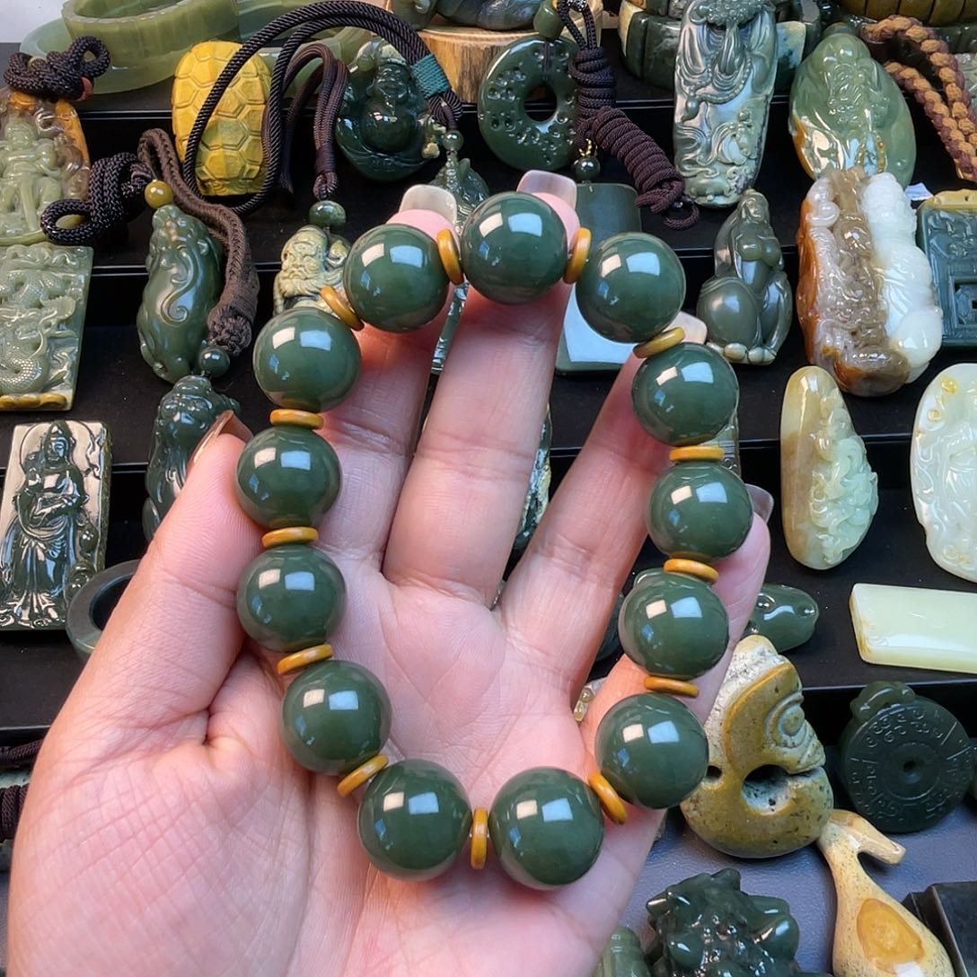 透闪石质玉未镶嵌手链