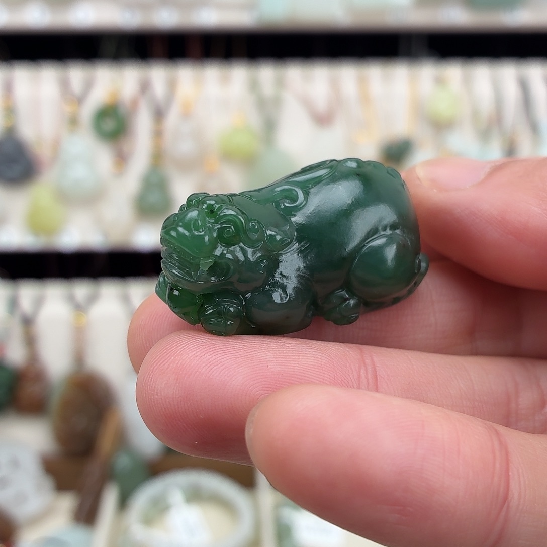 和田玉未镶嵌颈饰天然和田玉碧玉手工雕刻貔貅吊坠