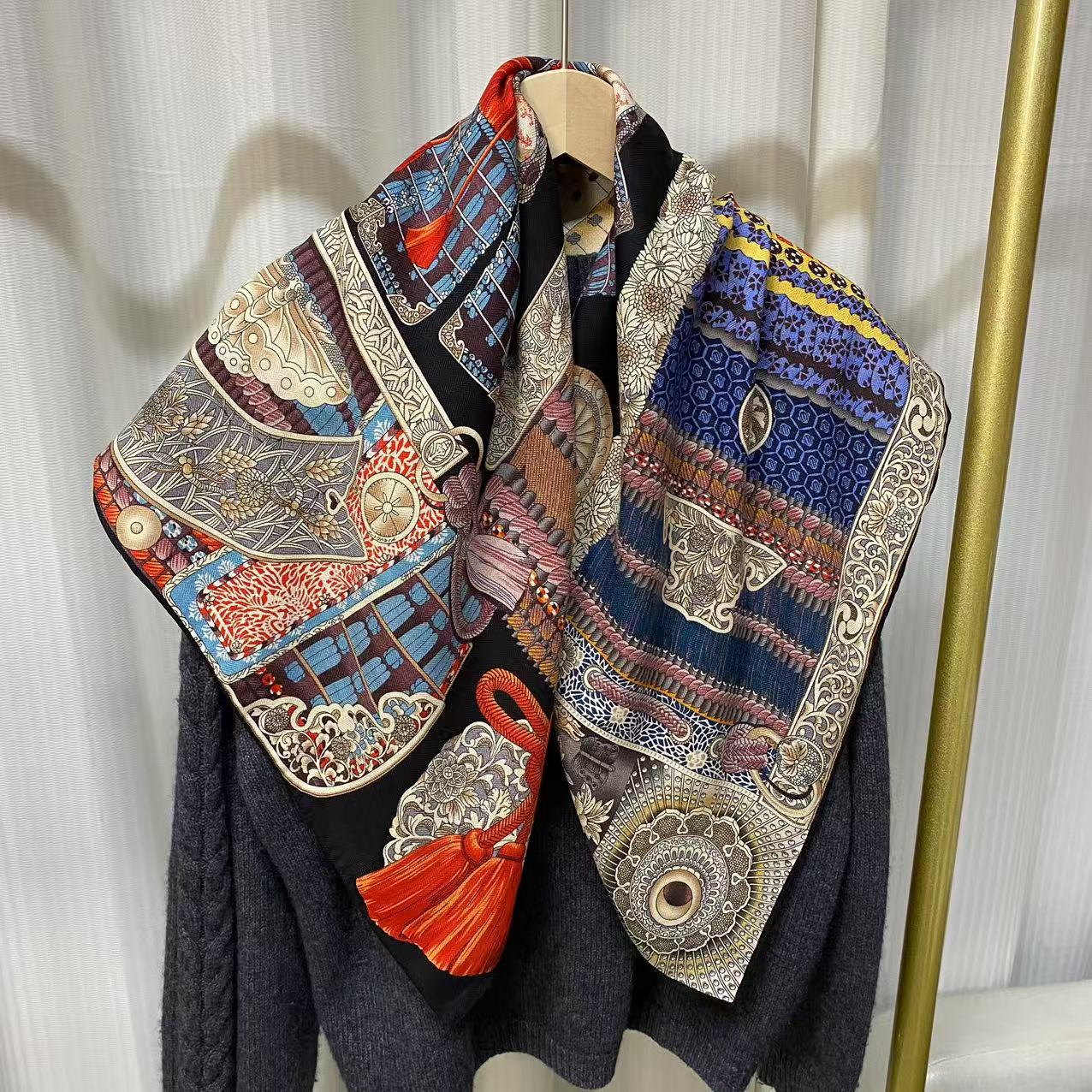 丝毛围巾【铠甲勇士】86丝毛方巾双面异色手工卷边丝巾Q718春秋时尚