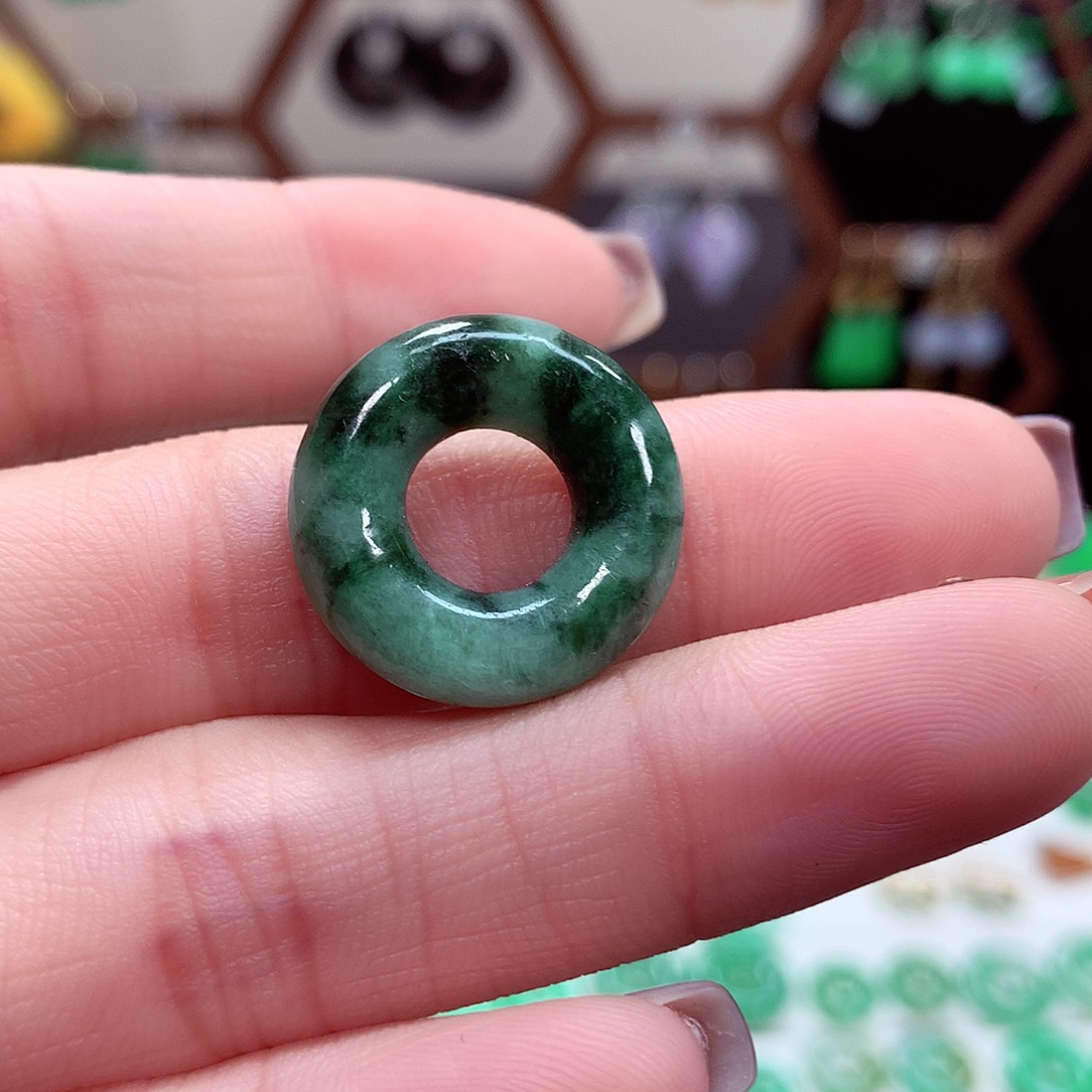 翡翠项链未镶嵌天然翡翠