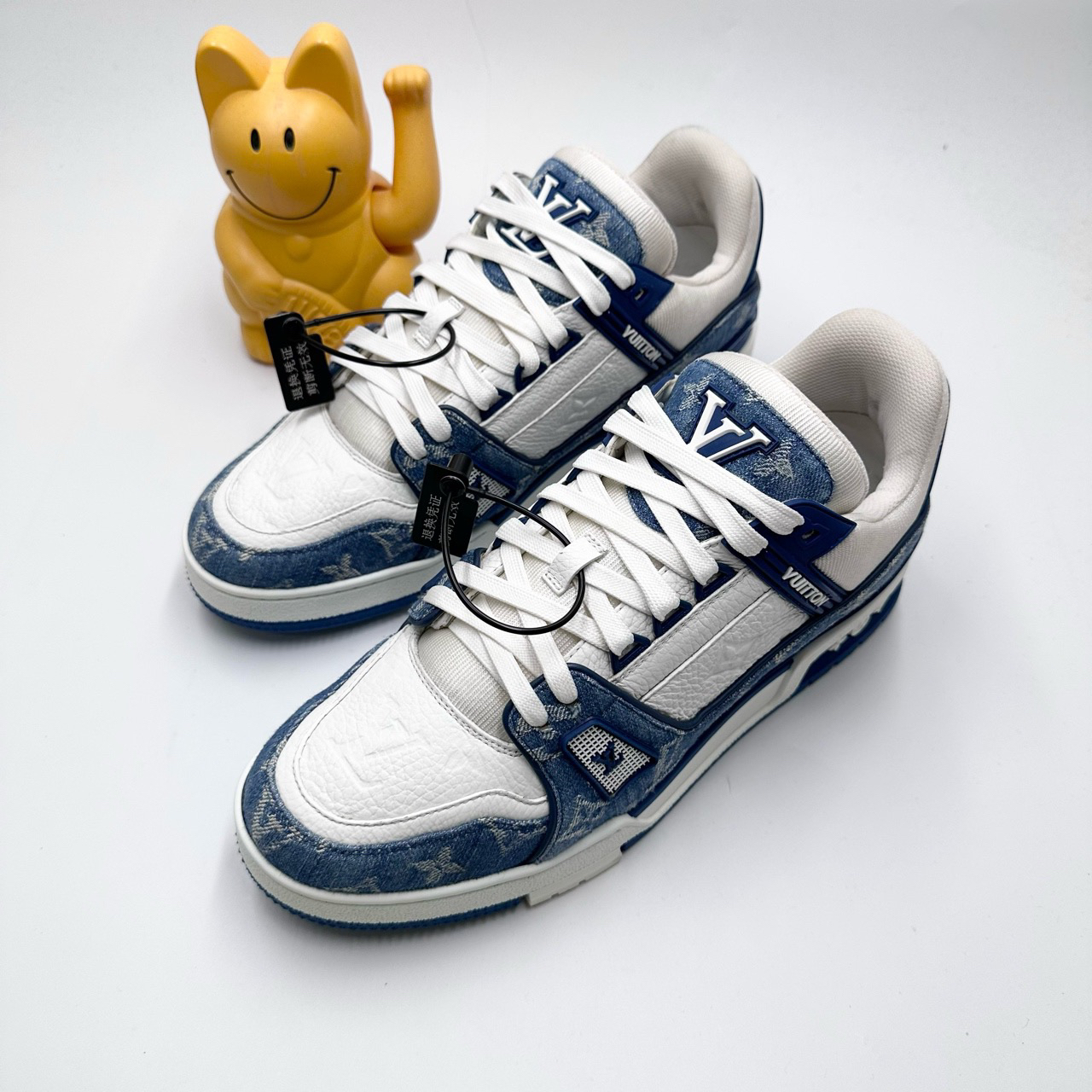 95新 LouisVuitton/路易威登 41码/白蓝牛仔浮雕Trainer板鞋