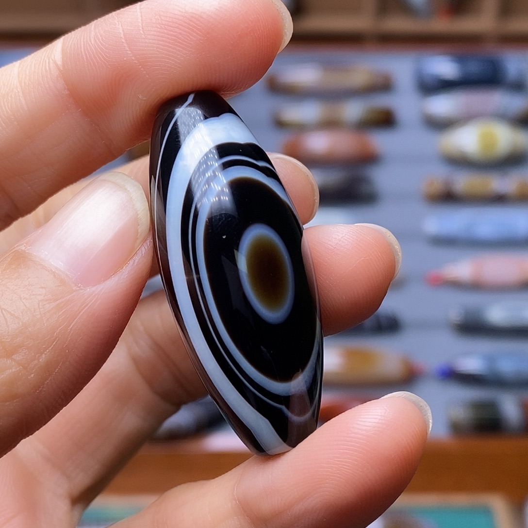 前***亮玛瑙/玉髓未镶嵌颈饰