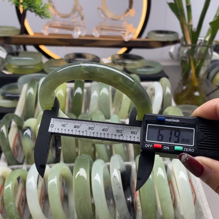 蛇纹石玉手镯未镶嵌12