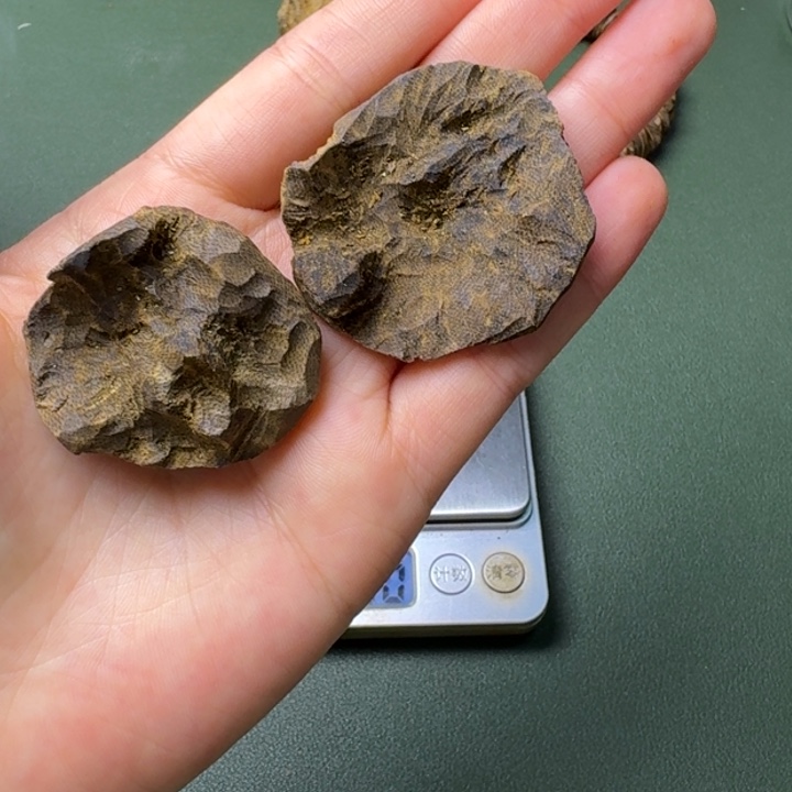 沉香手把件长****弯海南原母树包头香老料9.4克