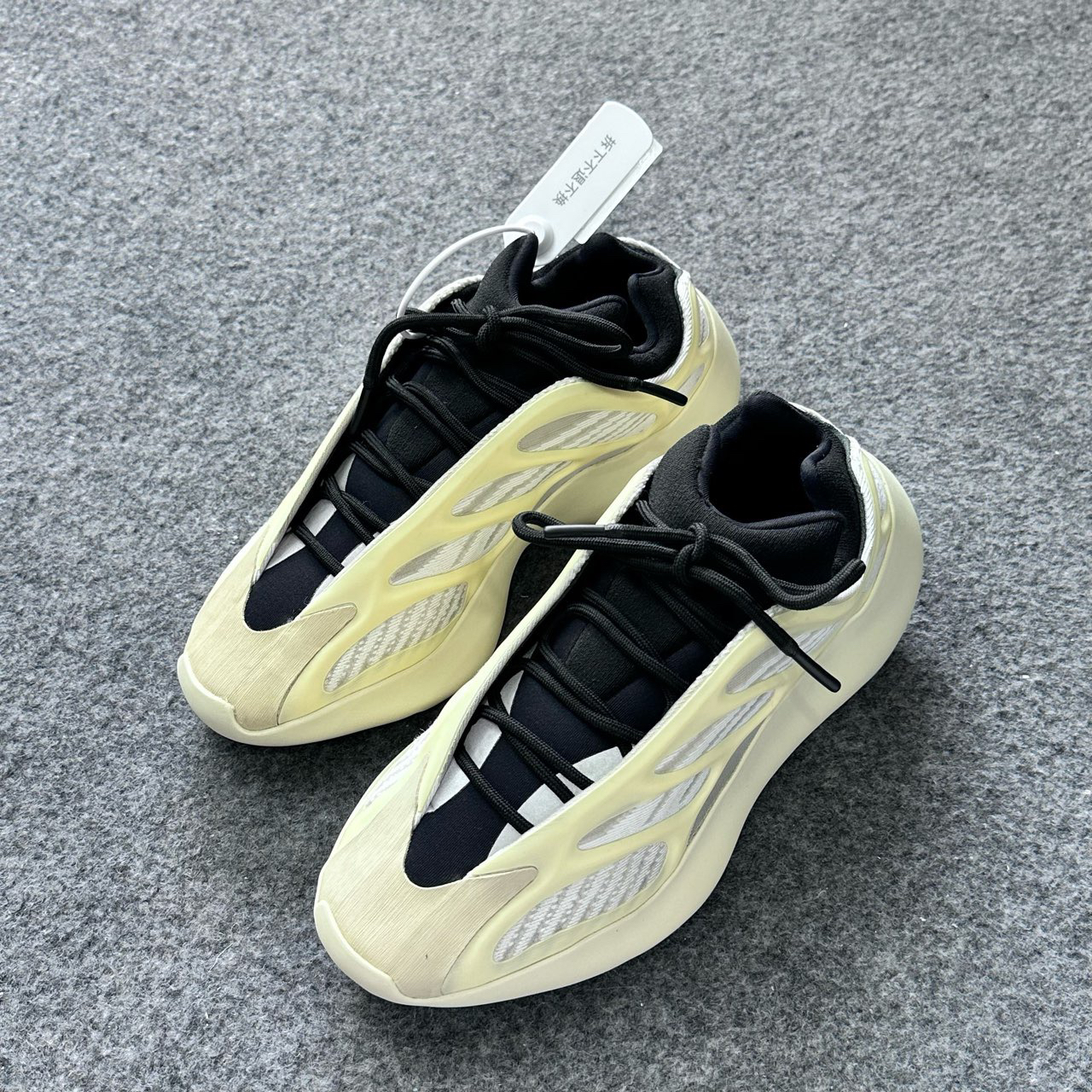 95新 MM6 350异形 40码 ZZ2718 鞋