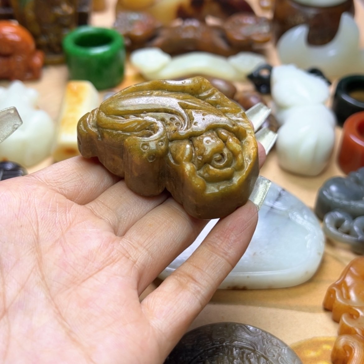 【闪购商品】蛇纹石玉颈饰未镶嵌