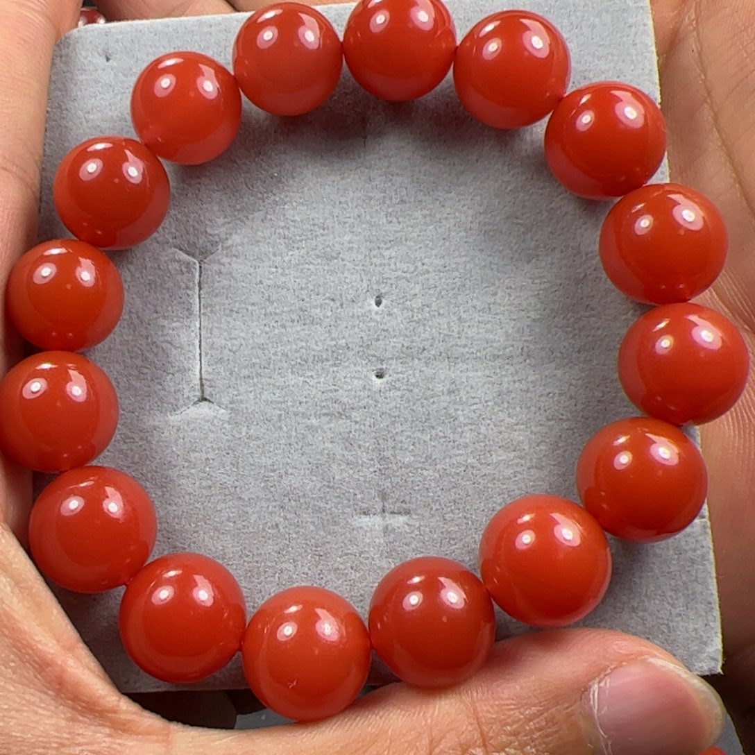 南红玛瑙手串未镶嵌金**铜