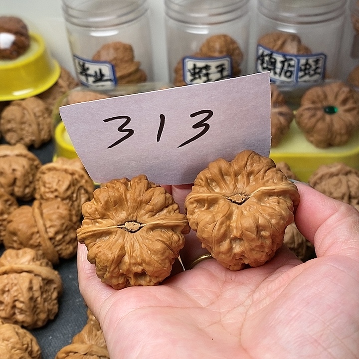 核桃蛤蟆42斤左右一个人的