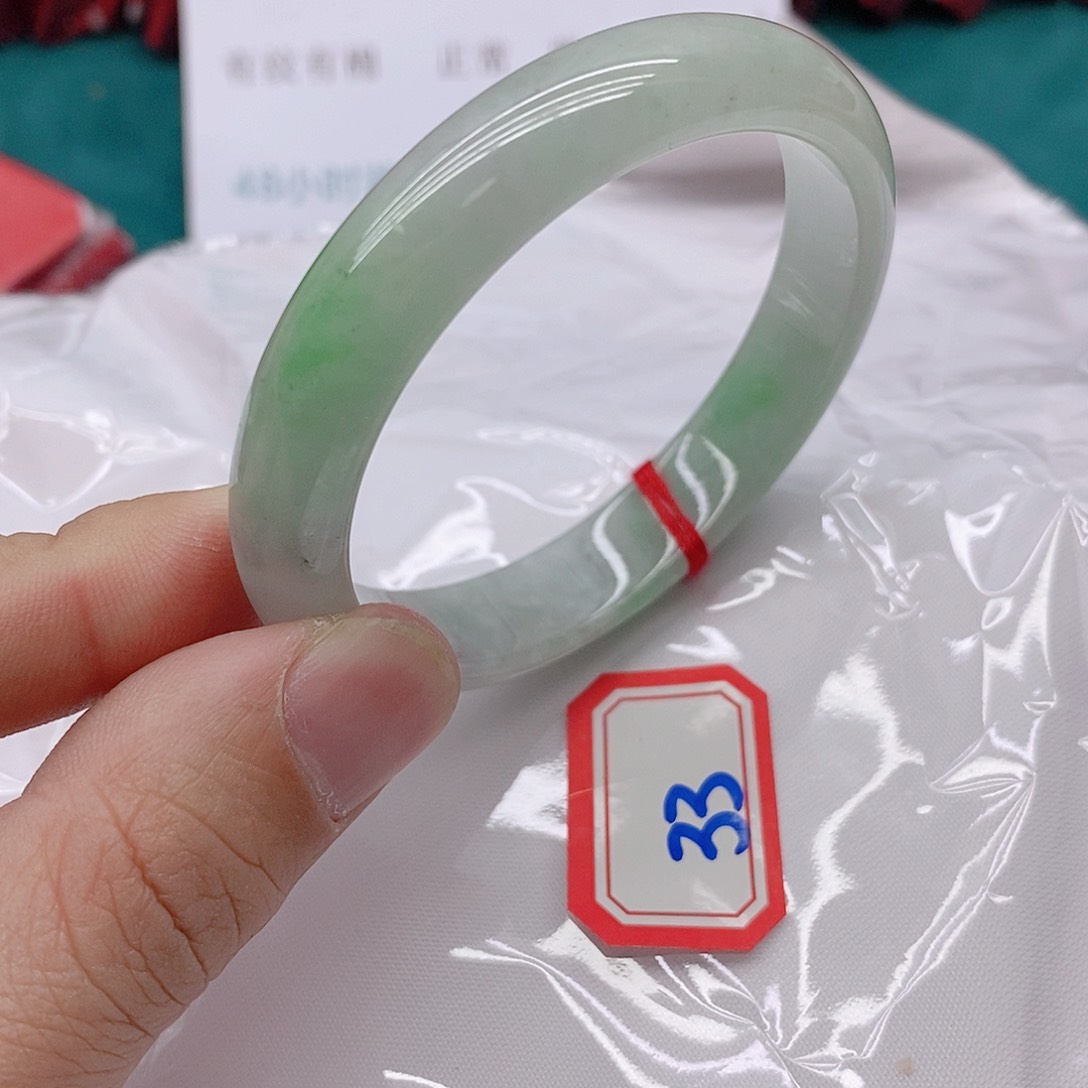 翡翠手镯未镶嵌四***.333333333