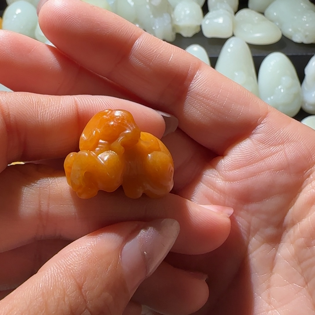 玉***棒和田玉未镶嵌颈饰