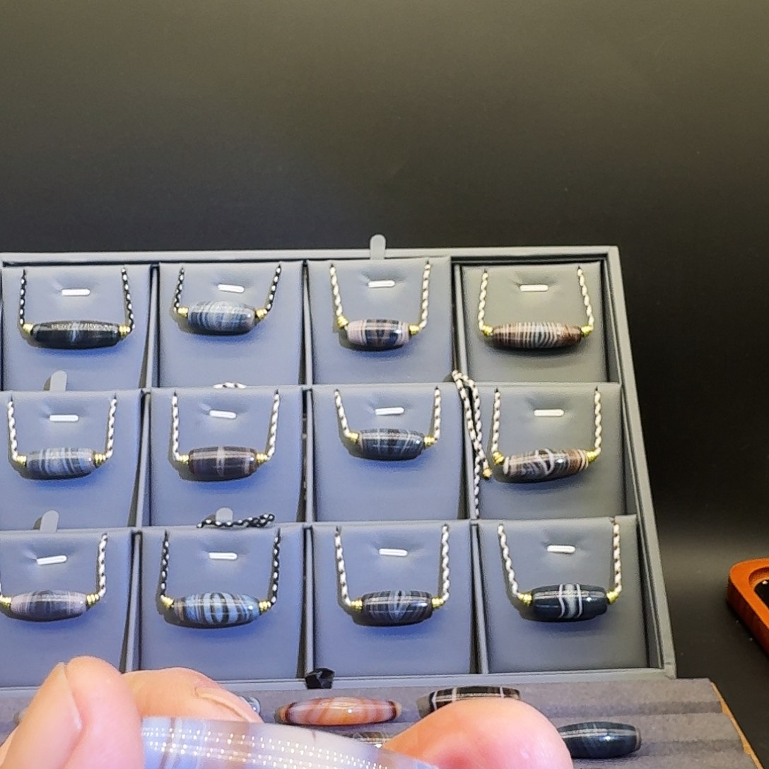 飞***嘟玛瑙/玉髓未镶嵌颈饰