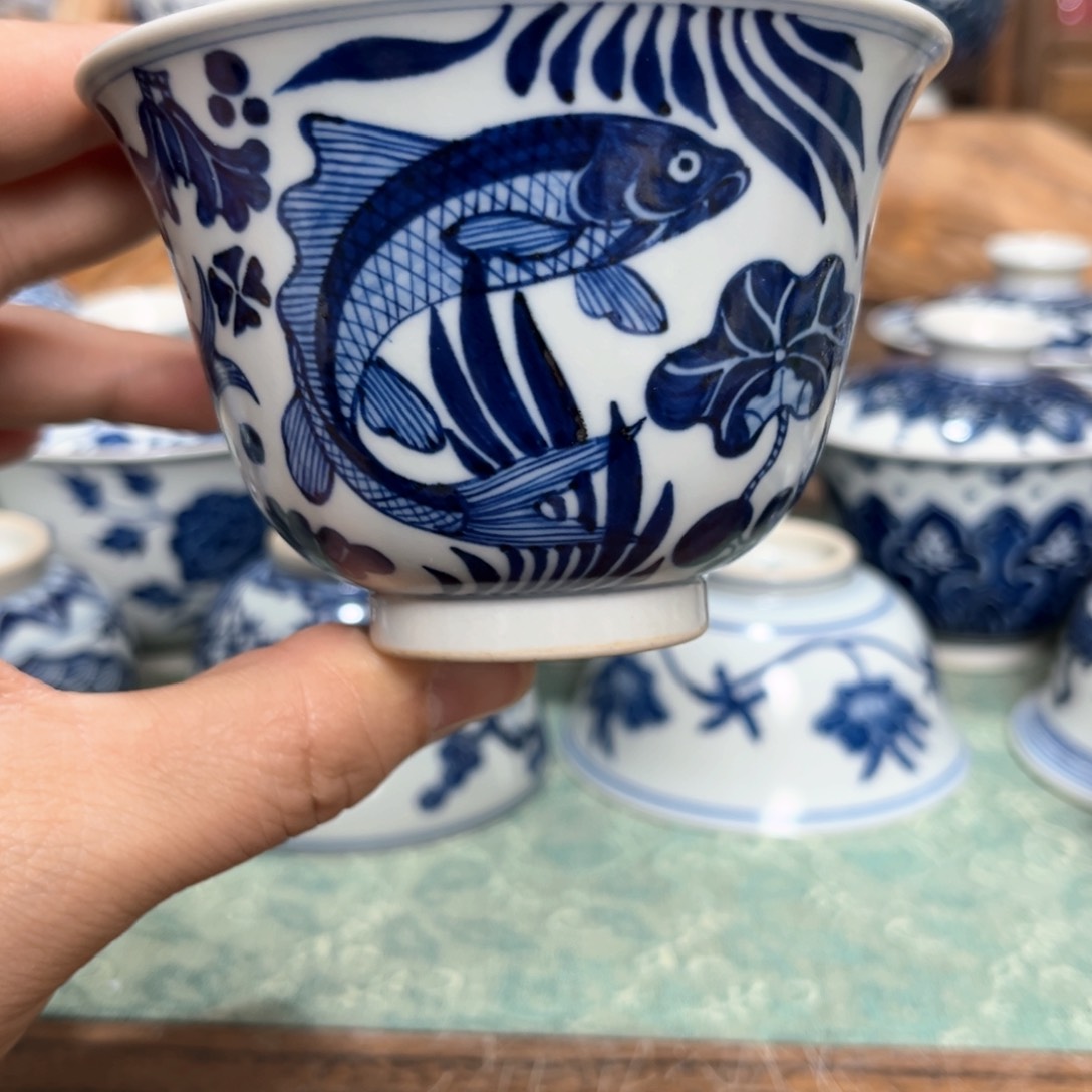 很*静翰林瓷轩鱼藻纹盖碗