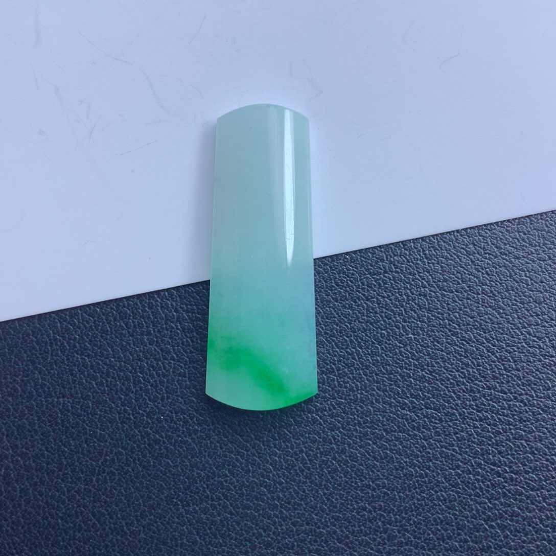 翡翠颈饰未镶嵌无事柱