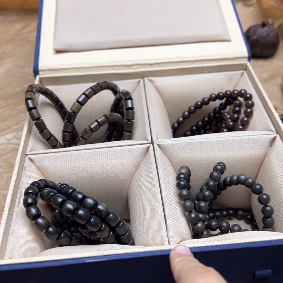 大叶紫檀（黑酸枝木类）