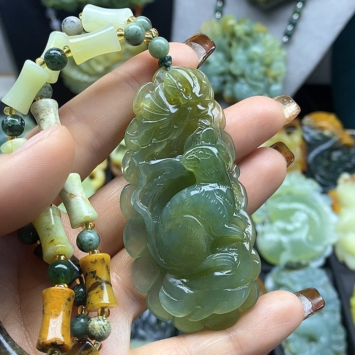 蛇纹石玉未镶嵌挂件