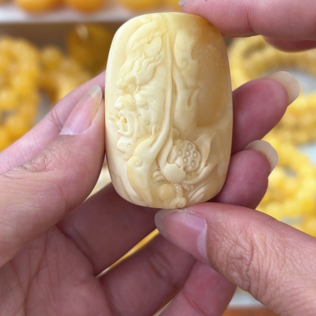 琥珀颈饰未镶嵌蜜蜡